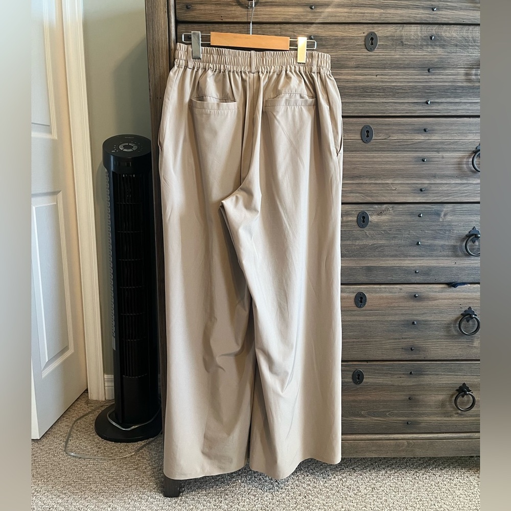 🤎 ZYIA 𝗞𝗵𝗮𝗸𝗶 𝗠𝗼𝗻𝘁𝗺𝗮𝗿𝘁𝗿𝗲 𝗪𝗶𝗱𝗲 𝗟𝗲𝗴 𝗣𝗮𝗻𝘁𝘀 - Picture 2 of 8